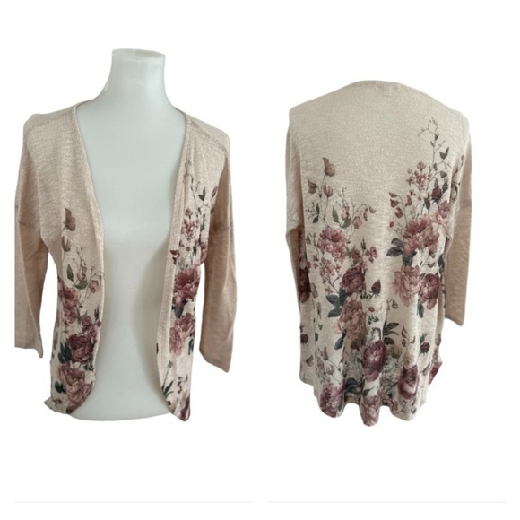 Closet sale! Like any item and receive discount plus discount shipping! - Picture 9 of 11